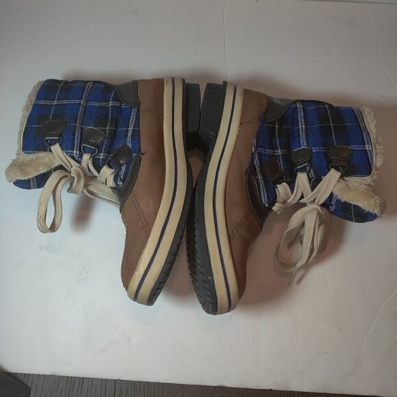 Snow Boots Womens Sz 7, Fleece Lining with Plaid Fabric padded. Waterproof Soles - Picture 7 of 7